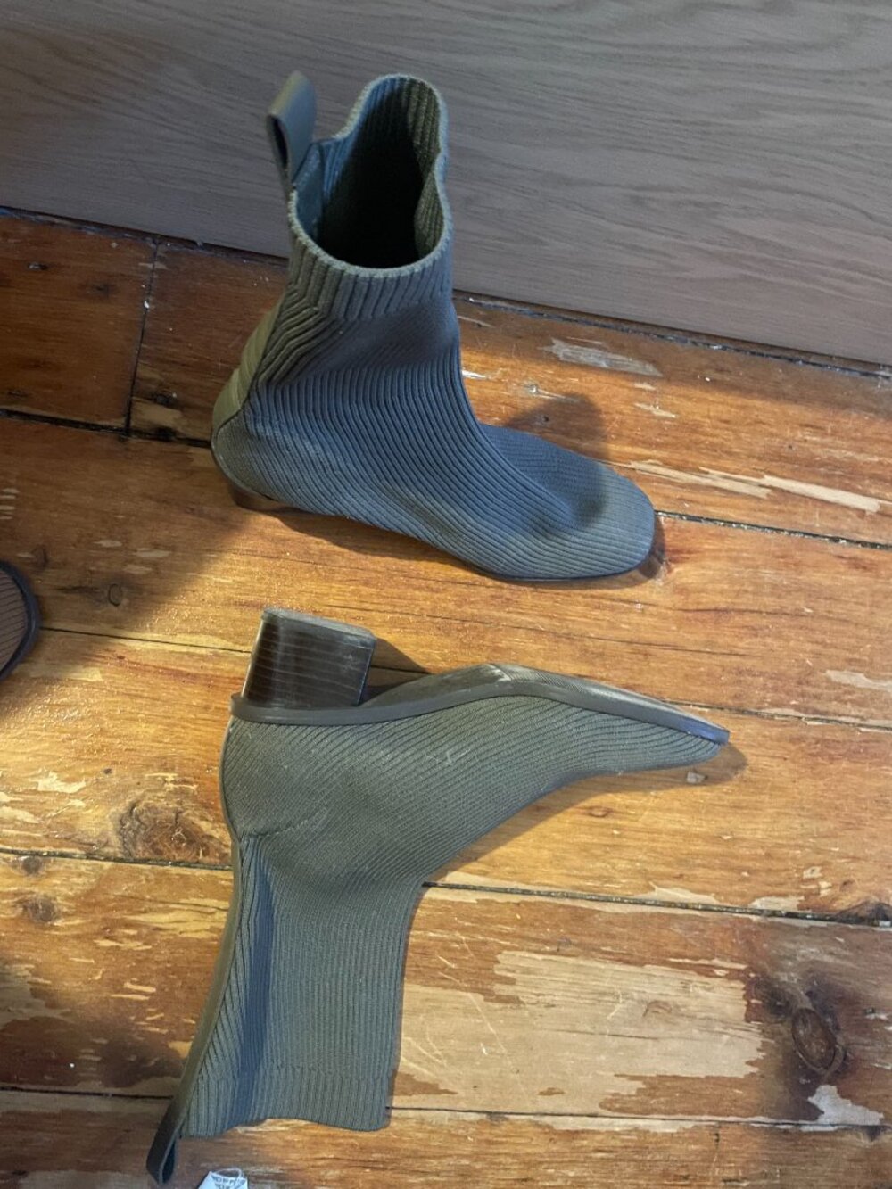 Everlane The High-Ankle Glove Boots in ReKnit Caper Green Size 7 - Picture 4 of 5